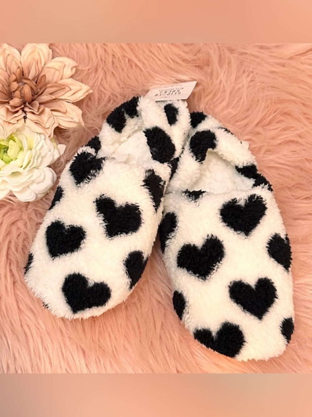 Heart Slippers With Gripper Non Slip Bottom Sz M/L NEW!